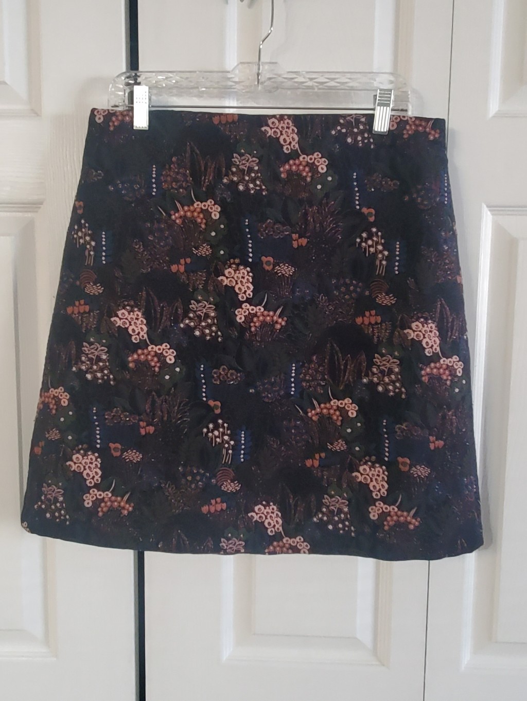 Ann Taylor Mini Floral Skirt. 12. Navy Pink.Tabestry Look